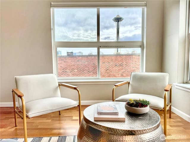 Property photo for 621 5th Avenue N #403, Seattle