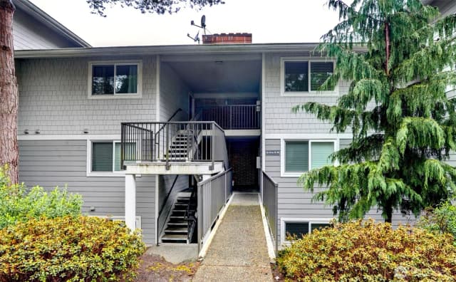 Property photo for 15214 Ne 8th Street #g18, Bellevue