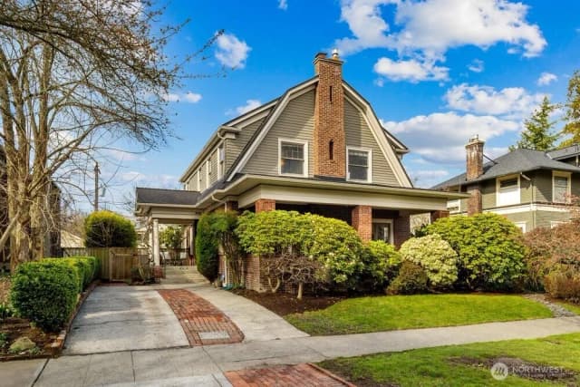 Property photo for 939 21st Avenue E, Seattle