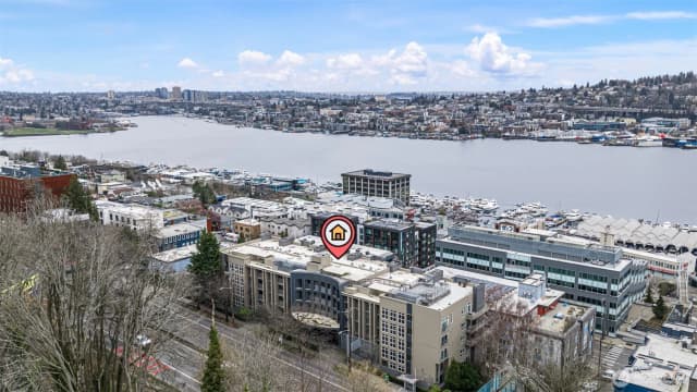 Property photo for 1504 Aurora Ave N #504, Seattle