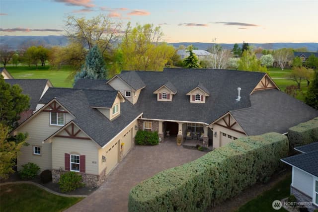 Property photo for 8820 Braeburn Loop, Yakima