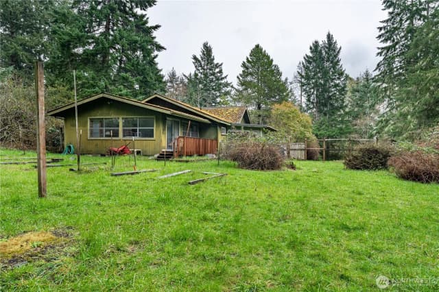 Property photo for 402 E Madrona Boulevard Nw, Lakebay