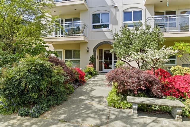 Property photo for 1527 California Avenue Sw #301, Seattle