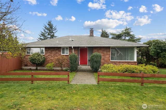 Property photo for 14204 12th Avenue Sw, Burien
