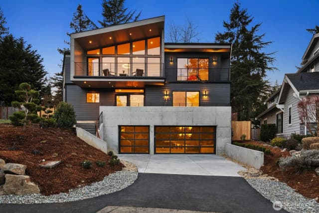 Property photo for 1653 105th Avenue Se, Bellevue
