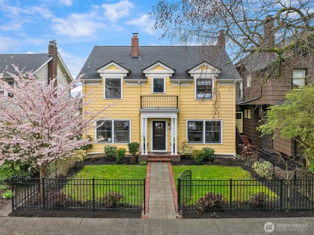 Property photo for 5260 18th Avenue Ne, Seattle