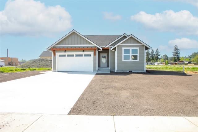 Property photo for 405 W 4th Street, Everson