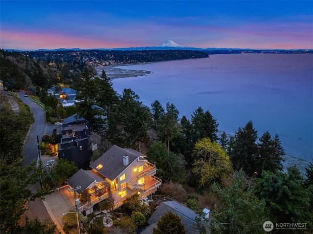 Property photo for 2861 Sw 171st Street, Burien