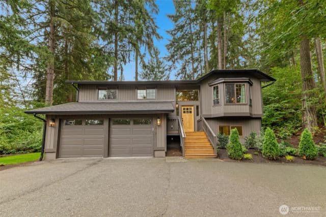 Property photo for 15817 Se Newport Way, Bellevue