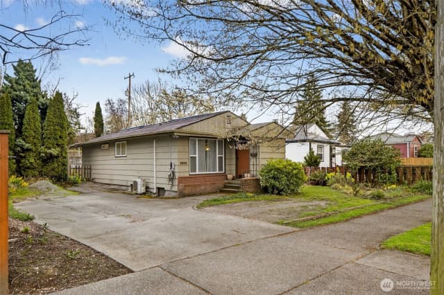 Property photo for 8620 35th Avenue Sw, Seattle