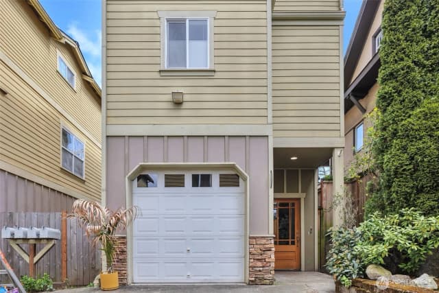 Property photo for 2221 E Spruce Street, Seattle