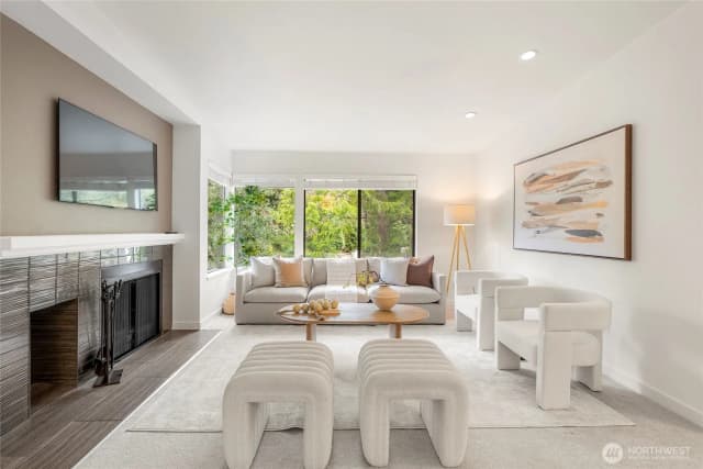 Property photo for 1336 Bellevue Way Ne #4, Bellevue
