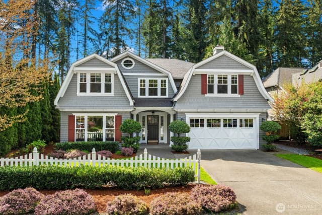 Property photo for 10611 Se 20th Street, Bellevue