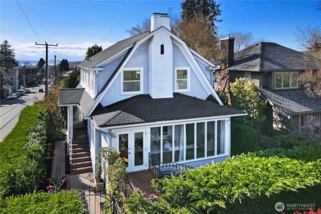 Property photo for 901 11th Avenue E, Seattle
