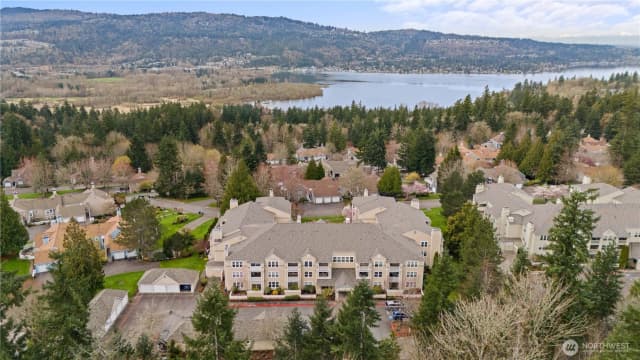 Property photo for 4133 224th Place Se #302, Issaquah, WA 98029