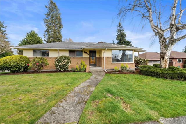 Property photo for 10702 39th Avenue Sw, Seattle
