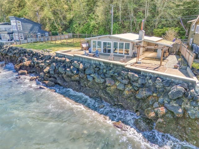 Property photo for 10873 Point Vashon Drive Sw, Vashon