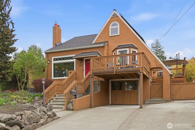 Property photo for 9272 Fauntleroy Way Sw, Seattle