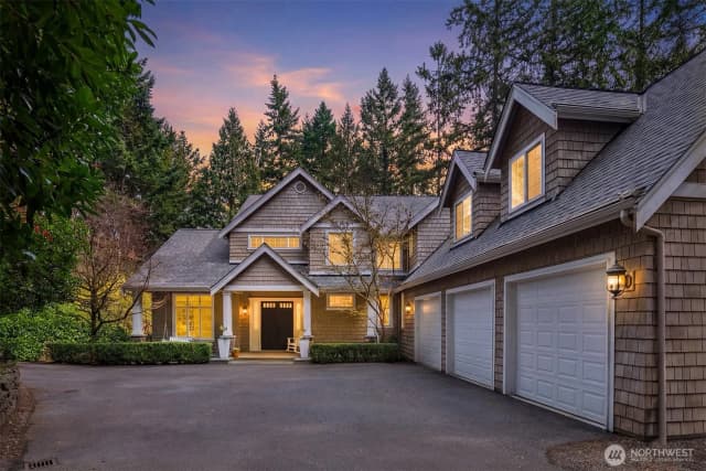 Property photo for 13609 Ne 28th Street, Bellevue