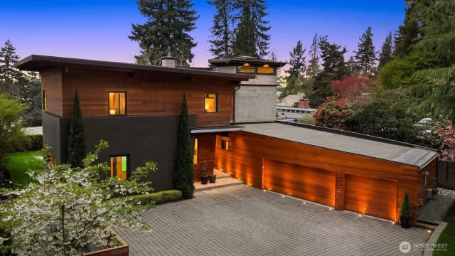 Property photo for 10314 Se 25th Street, Bellevue