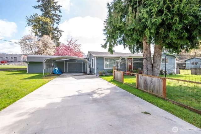 Property photo for 722 2nd Ave Sw, Castle Rock
