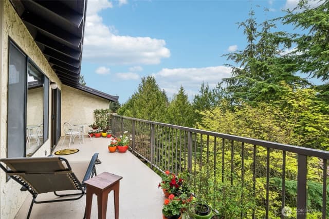 Property photo for 17918 23rd Lane Ne #302, Shoreline