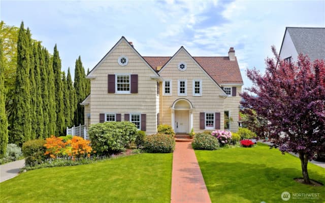 Property photo for 3010 Cascadia Avenue S, Seattle