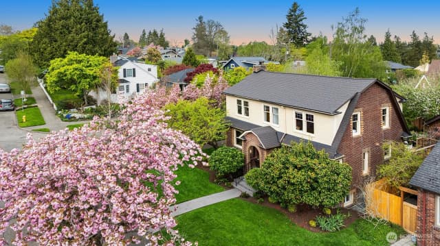 Property photo for 6856 17th Avenue Ne, Seattle