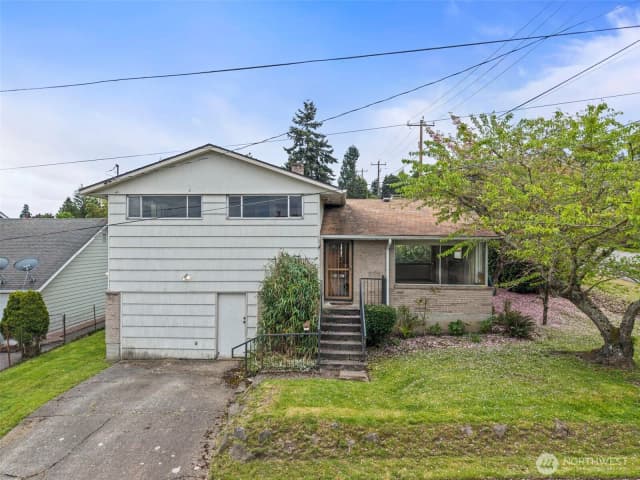 Property photo for 8403 S 120th St, Seattle
