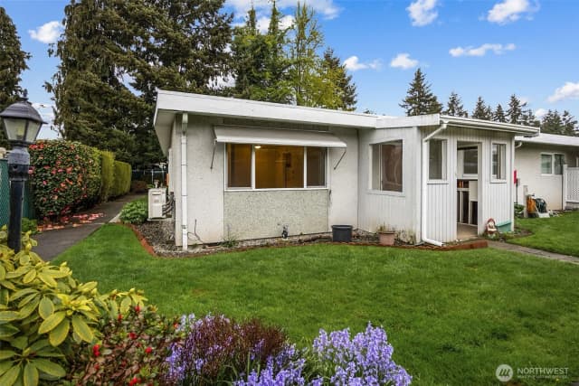 Property photo for 319 7th Place Se, Puyallup
