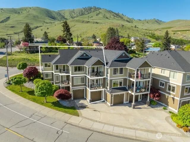 Property photo for 230 E Furnham Ave #c3, Chelan