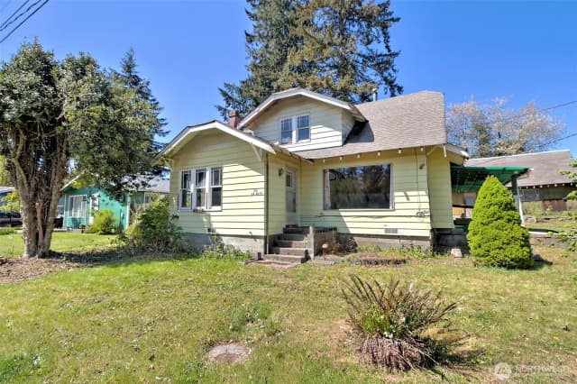 Property photo for 2005 Lake Boulevard, Shelton