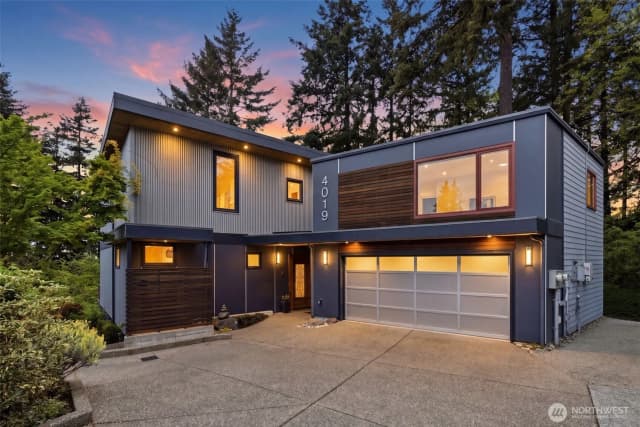 Property photo for 4019 131st Place Se, Bellevue