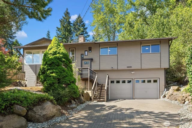 Property photo for 12516 Se 4th Place, Bellevue