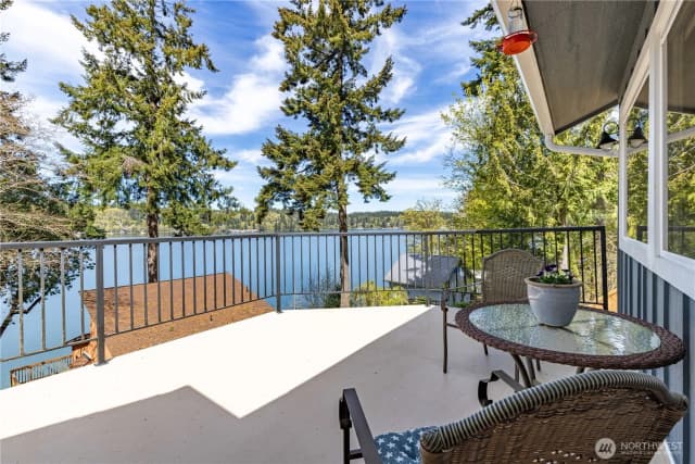Property photo for 291 E Midway Lane, Shelton