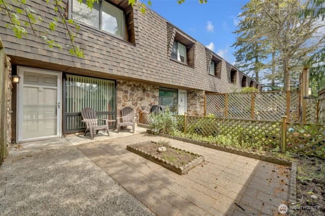 Property photo for 20620 76th Ave W #c, Edmonds