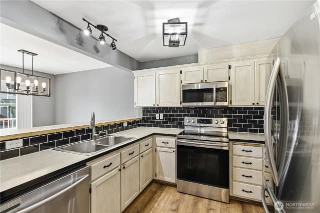 Property photo for 1670 Sw Mulberry Street #b201, Oak Harbor
