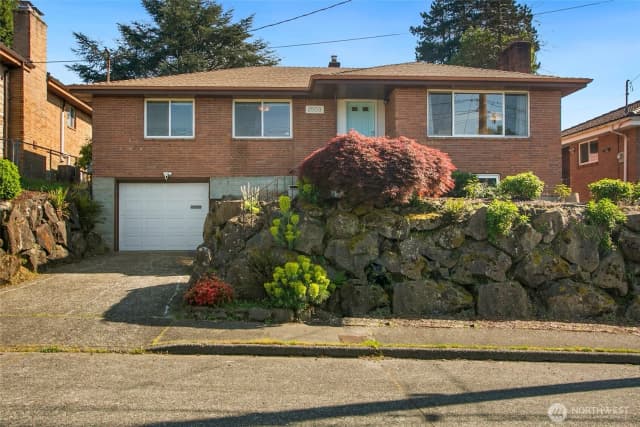 Property photo for 2503 S Edmunds Street, Seattle