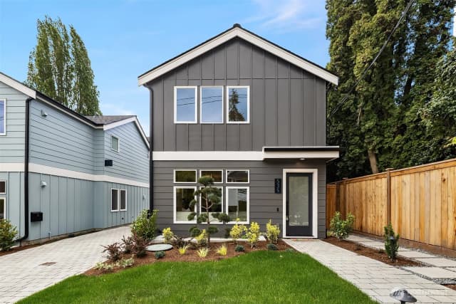 Property photo for 535 N 70th Street, Seattle