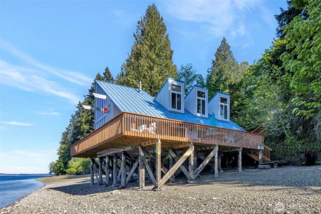Property photo for 11901 Larson Road, Anderson Island