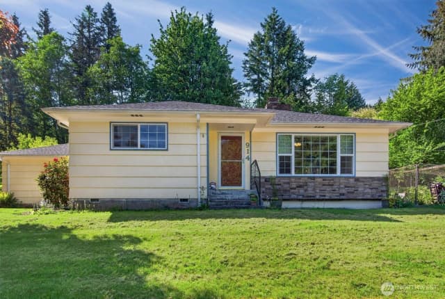 Property photo for 914 Coal Creek Road, Longview