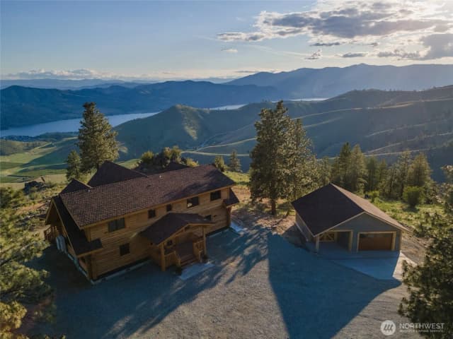 Property photo for 1831 Cottontail Lane, Chelan