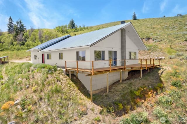 Property photo for 427 Rendezvous Road, Winthrop
