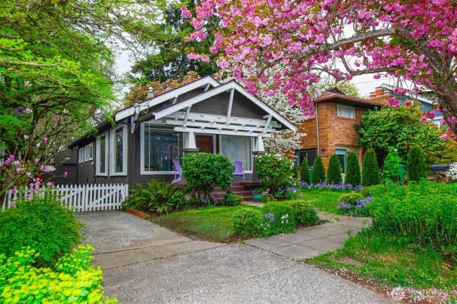Property photo for 6525 23rd Avenue Ne, Seattle