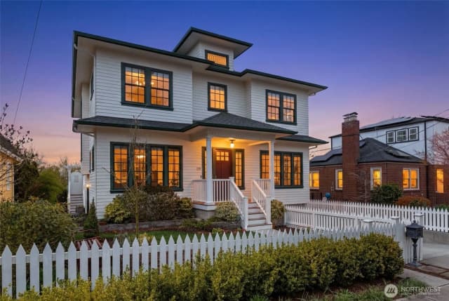 Property photo for 3723 41st Avenue Sw, Seattle