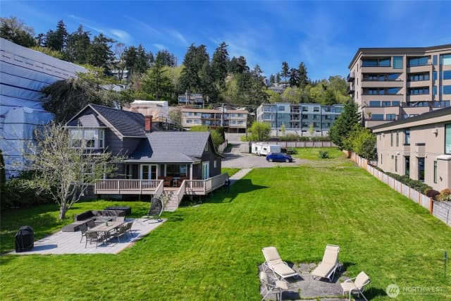 Property photo for 9049 Ne Juanita Drive, Kirkland