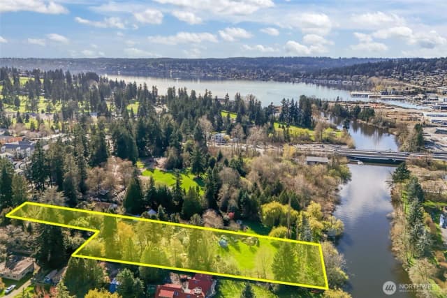Property photo for 7008 Ne 170th Street, Kenmore
