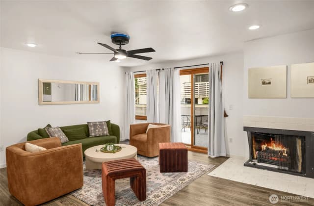 Property photo for 1019 156th Avenue Ne #b2, Bellevue