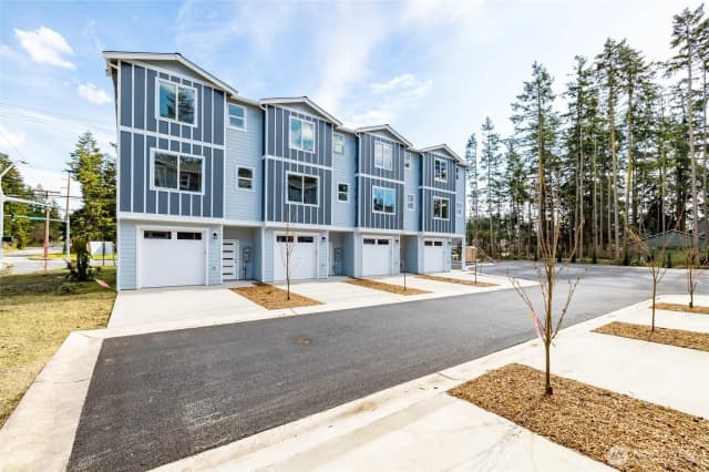 Property photo for 945 Nw Heller Street #a2, Oak Harbor