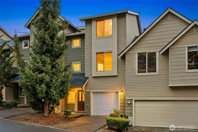 Property photo for 2062 Nw Boulder Way Drive, Issaquah, WA 98027